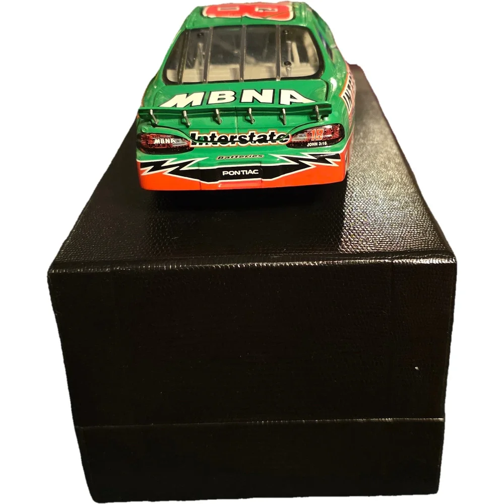 2002 Bobby Labonte 18 Interstate Batteries Pontiac 1/24 Action Elite 0569 Nascar